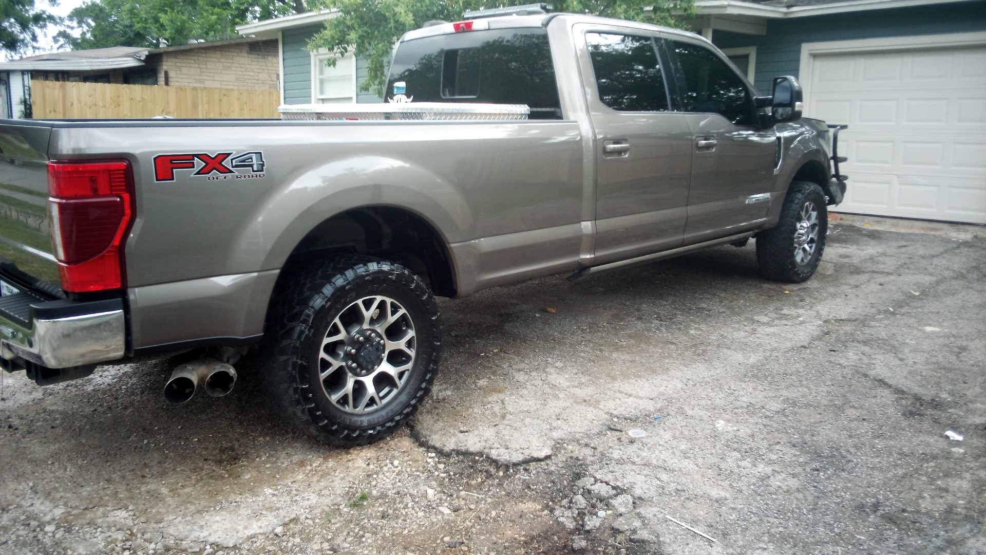 FX4 truck side detail